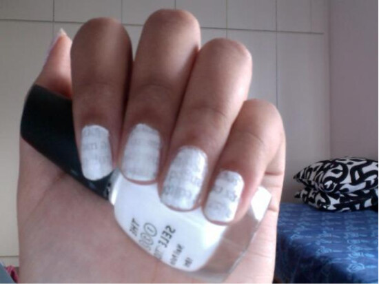 How Do You Do Newspaper Nails Without Alcohol